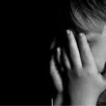 Niño de 5 años es drogado y abusado por su propio padre y otros 9 hombres en una fiesta sexual en Francia