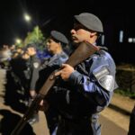 MÁXIMO DESPLIEGUE POLICIAL PARA QUE POR FIN PUEDAS DEJAR TU AUTO CINCO MINUTOS SIN REZARLE A TODOS LOS SANTOS