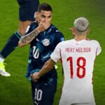 ¡PROHIBIDO HABLAR EN SECRETO! LA FIFA EXPULSÓ A ALMIRÓN POR TAPARSE LA BOCA
