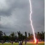 UN RAYO APAGÓ UNA VIDA Y ENLUTÓ AL FÚTBOL ASIÁTICO