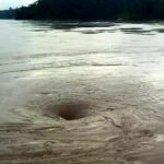 Sorpresa en el río Paraná: registraron un impactante remolino frente a las costas de Villa Constitución